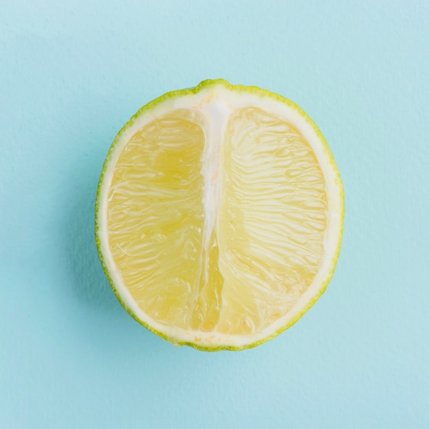 Free Photo close-up of half lemon