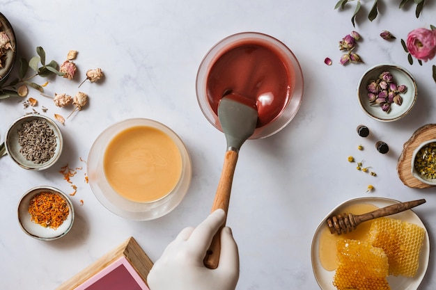 Free photo close up hand holding spatula