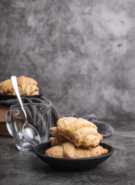 Free Photo close-up homemade croissants on a plate