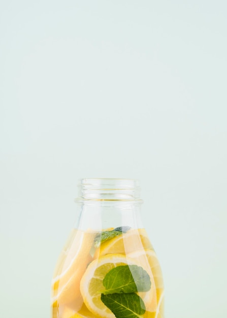 Free Photo close-up homemade lemonade with mint