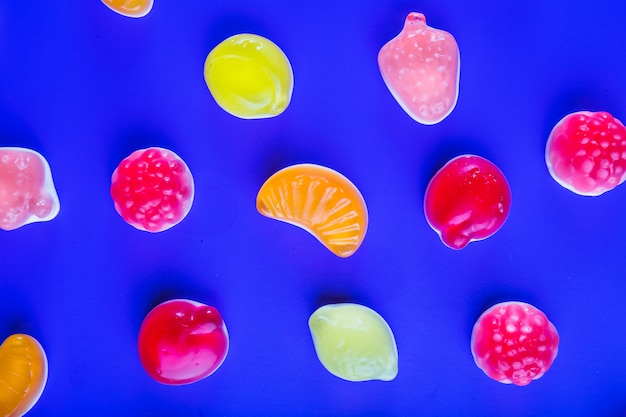 Free photo close-up jelly fruits