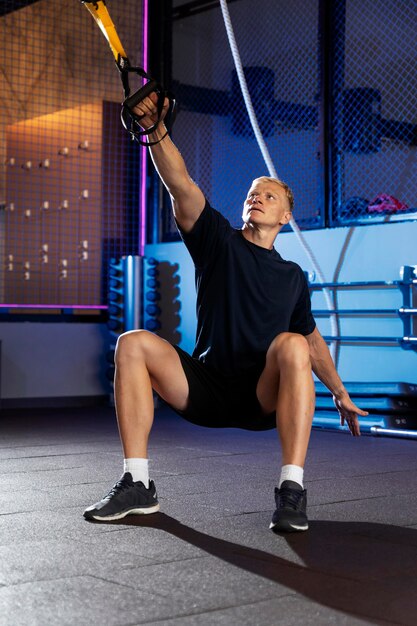 Close up on man doing crossfit workout