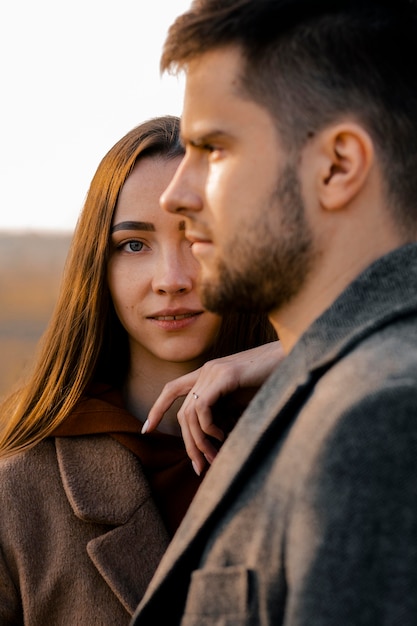 Free photo close-up man and woman posing