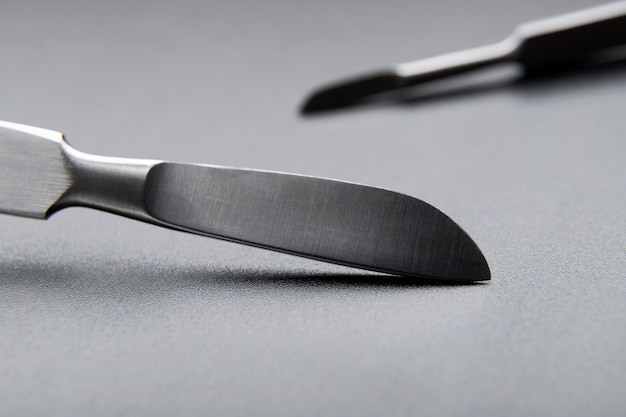 Free photo close-up of metallic medical scalpel