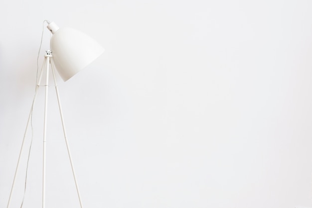 Free photo close-up minimalist white floor lamp