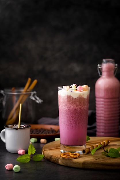 Free photo close-up pink milkshake