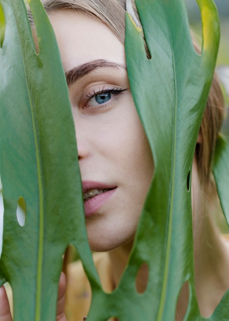 Free Photo close-up portait beautiful woman