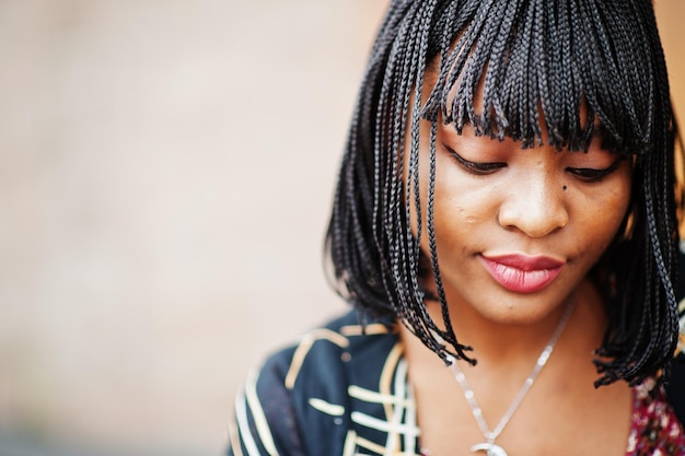 Free photo close up portrait of beautiful african american woman