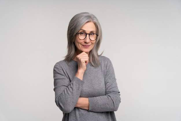 Free photo close up portrait of senior woman