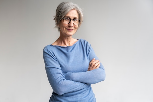 Free photo close up portrait of senior woman