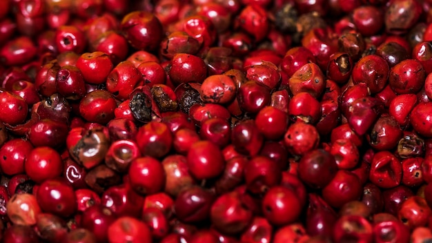 Free Photo close-up of red pepper at market