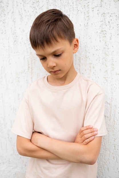 Free photo close up on sad boy portrait