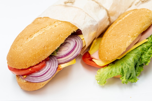 Free Photo close-up sandwiches on a towel