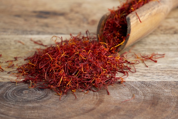 Free Photo close up on scoop full of saffron