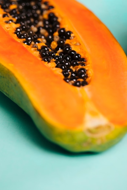 Free photo close-up of sliced papaya fruit