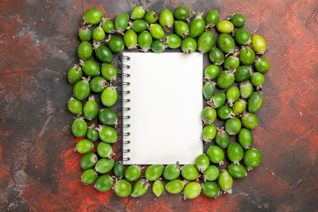 Free photo close up on small vitamin bomb fresh feijoas fruits