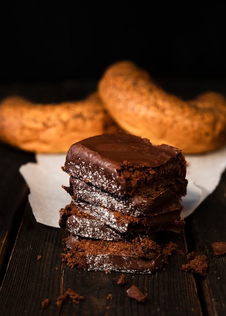 Free photo close-up tasty homemade brownies