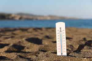 Free photo close up on thermometer showing high temperature