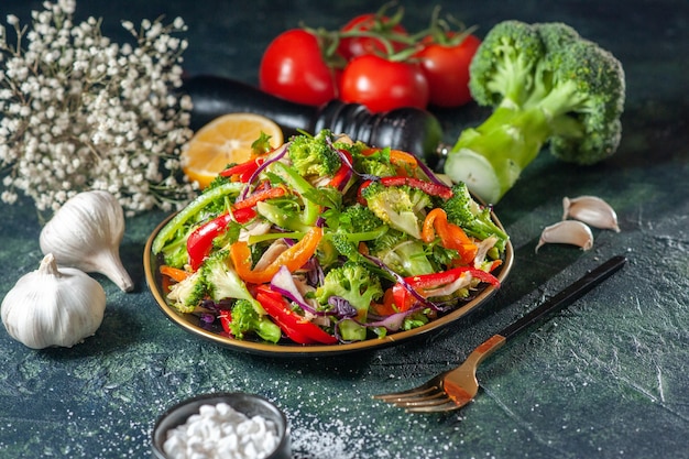 Free photo close up view of delicious vegan salad with fresh ingredients in a plate