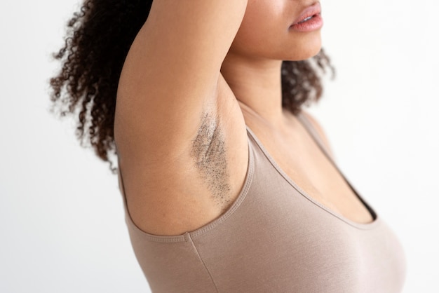 Free photo close-up view of a woman showing her armpit