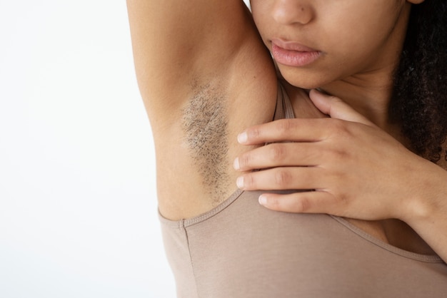 Free photo close-up view of a woman showing her armpit