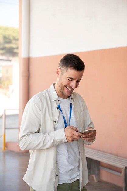 Close up on volunteer smiling