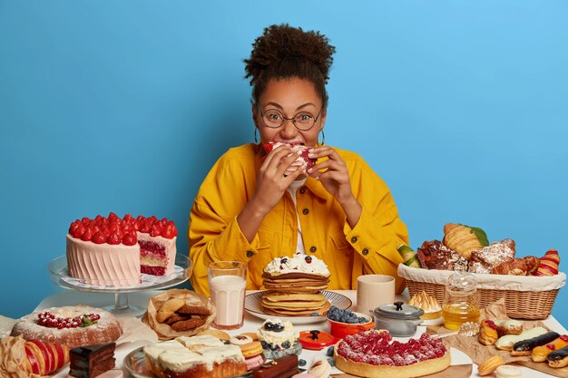 Close up on woman having a wholesome sweet meal