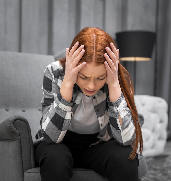 Free photo close up of worried woman