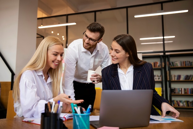 Free photo close up on young business person doing internship