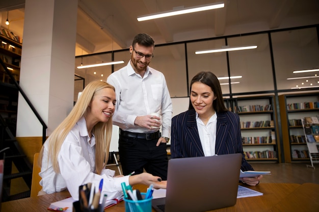 Free photo close up on young business person doing internship