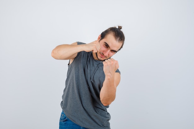 Free photo close up on young man gesturing isolated