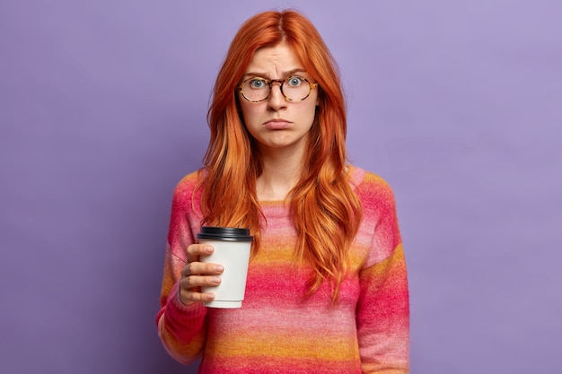 Free Photo close up on young redhead woman gesturing