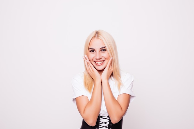 Free photo close-up of a young woman looking surprised