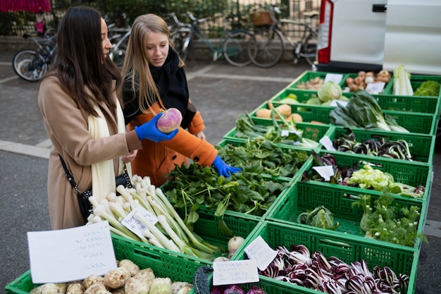 Free photo close up on young women doing groceries