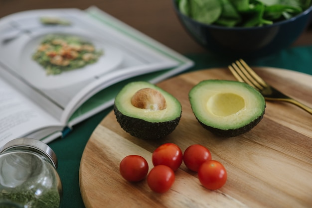 Free Photo closeup of avocado and salad