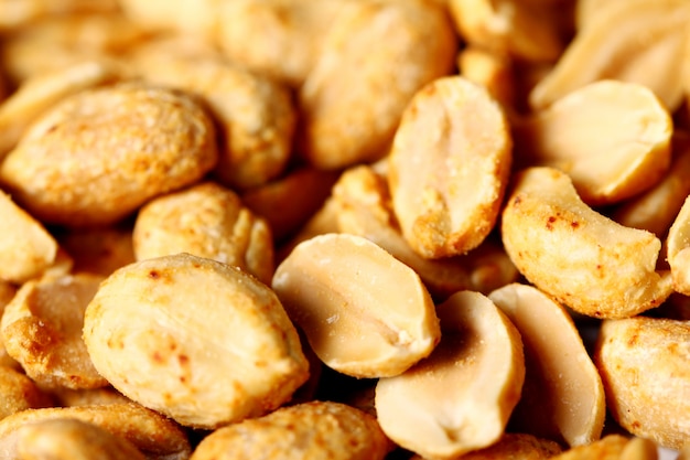 Free photo closeup of fried peanuts