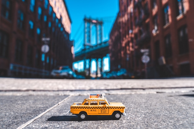 Free photo closeup shot of a taxi model on washington street in new york, usa