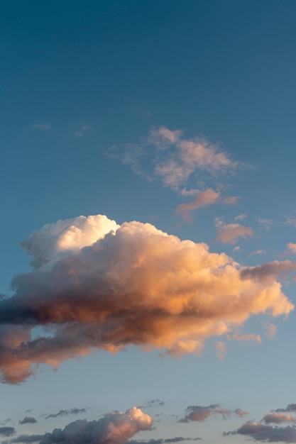 Free Photo clouds and sun rays on the sky