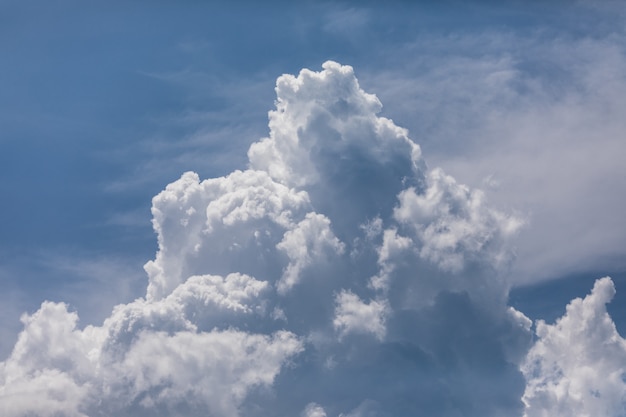 Free Photo cloudscape. blue sky and white cloud. sunny day. cumulus cloud.