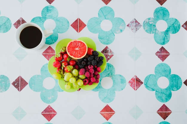 Coffee and fruit mix for snack