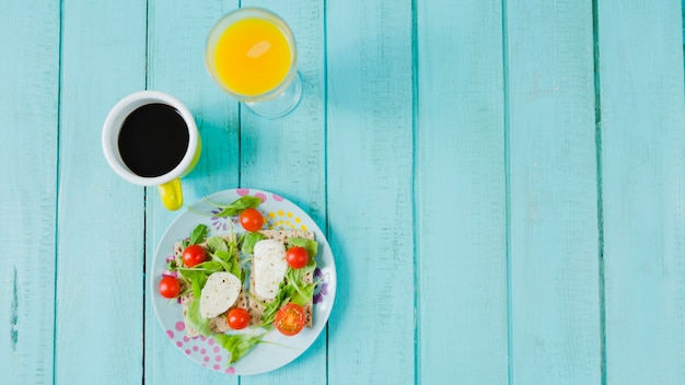 Coffee, juice and salad