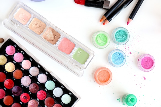 Free photo colorful cosmetic powders