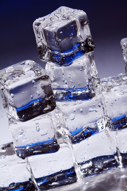 Free photo composition of ice cubes