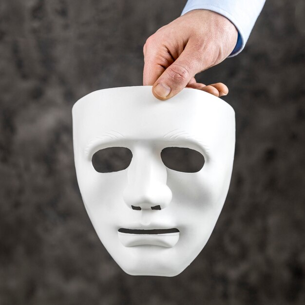 Free Photo composition with white serious mask