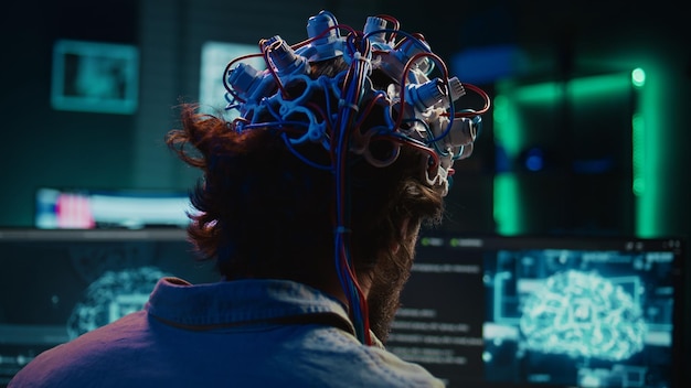 Computer scientist puts EEG headset on links brain to cyberspace