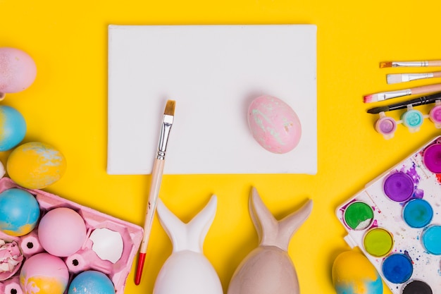 Free photo concept of painting easter eggs