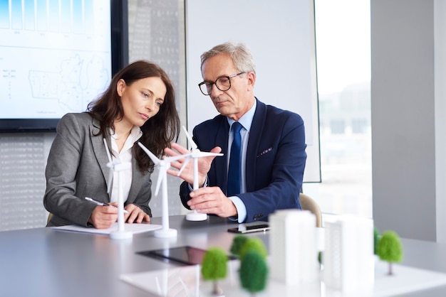 Free Photo confident male leader convincing about his opinion