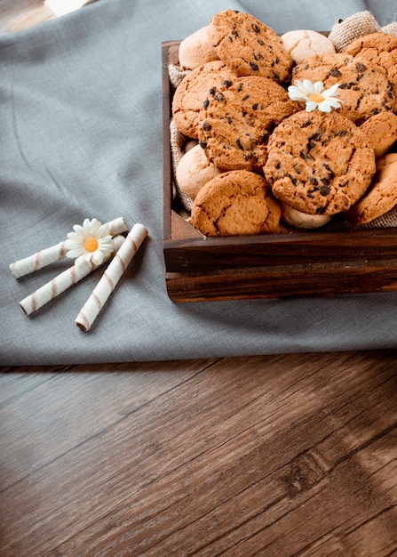 Free Photo cookie tray on a blue tablecloth