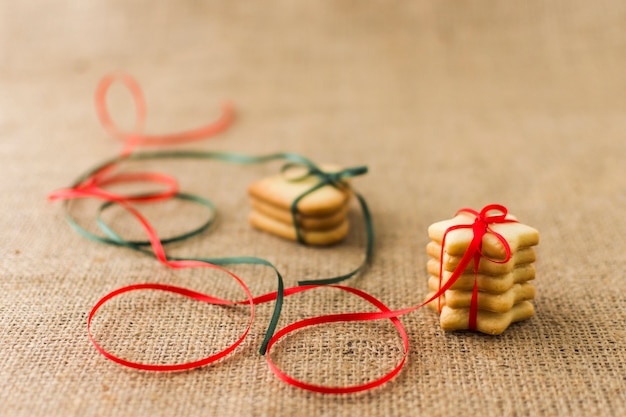 Free photo cookies with bright ribbons