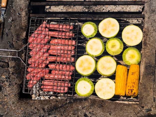 Free photo cooking food on grill grate